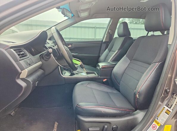 4T1BF1FK2GU228022 2016 TOYOTA CAMRY Gray Вид салону спереду