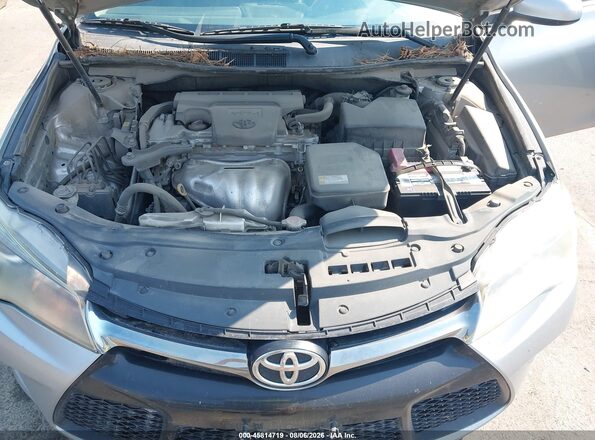 4T1BF1FK2GU514498 2016 TOYOTA CAMRY Silver Вид ззаду