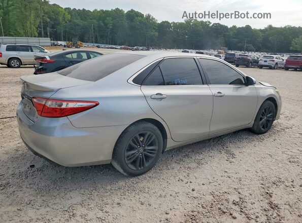4T1BF1FK2GU515747 2016 TOYOTA CAMRY Silver Tył prawy