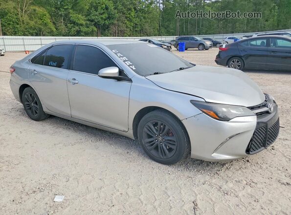 4T1BF1FK2GU515747 2016 TOYOTA CAMRY Silver Przód prawy