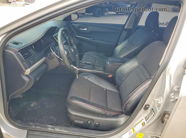 4T1BF1FK2GU515747 2016 TOYOTA CAMRY Silver Widok wnętrza z przodu