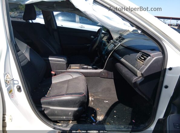 4T1BF1FK2HU319552 2017 TOYOTA CAMRY White წინა სალონის ხედი