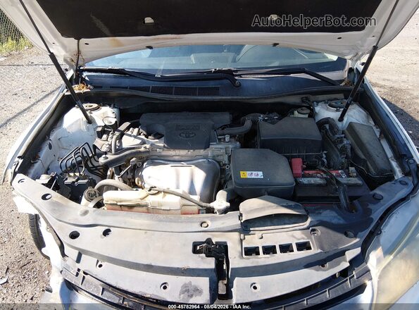 4T1BF1FK2HU319552 2017 TOYOTA CAMRY White უკანა ხედი