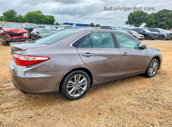 4T1BF1FK2HU327554 2017 TOYOTA CAMRY Silver Задня права чверть