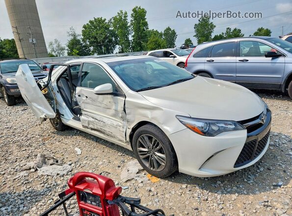 4T1BF1FK2HU359971 2017 TOYOTA CAMRY White Przód prawy
