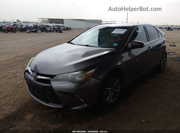 4T1BF1FK2HU438976 2017 TOYOTA CAMRY Gray Przód lewy
