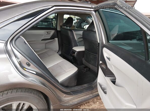 4T1BF1FK2HU438976 2017 TOYOTA CAMRY Gray Widok naklejki z numerem VIN