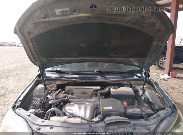 4T1BF1FK2HU438976 2017 TOYOTA CAMRY Gray Widok z tyłu