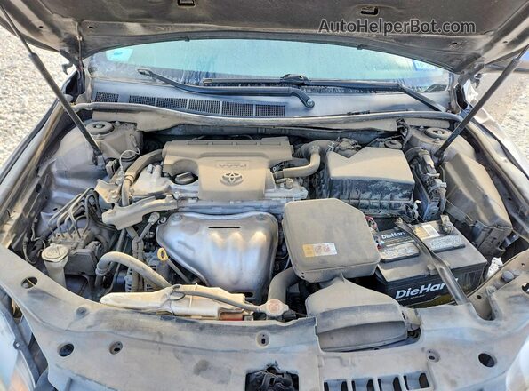 4T1BF1FK2HU632066 2017 TOYOTA CAMRY Серый Вид задней части салона