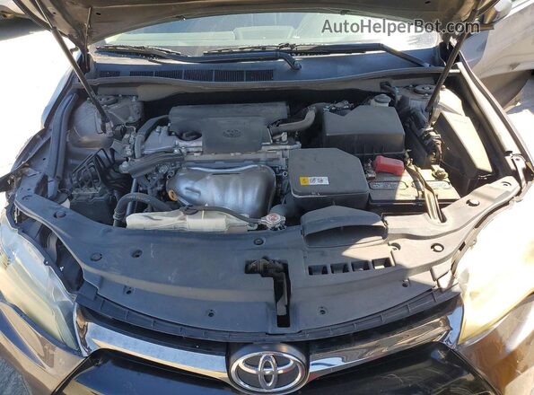 4T1BF1FK2HU673359 2017 TOYOTA CAMRY Gray Вид задньої частини салону