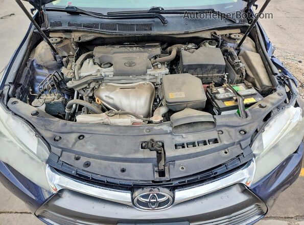 4T1BF1FK2HU684524 2017 TOYOTA CAMRY Blue Widok wnętrza z tyłu