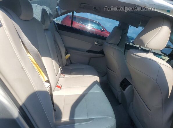 4T1BF1FK2HU713746 2017 TOYOTA CAMRY Silver Вид задніх сидінь
