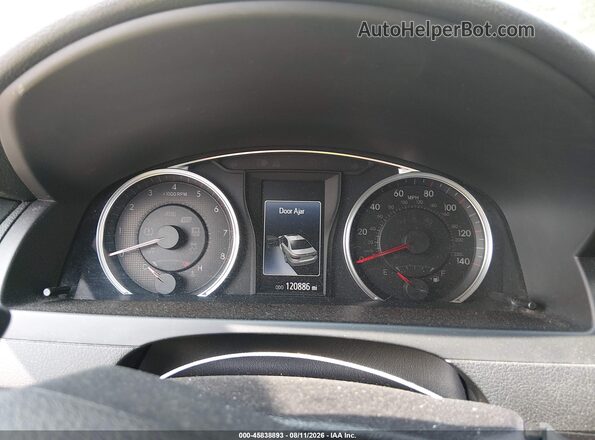 4T1BF1FK2HU779438 2017 TOYOTA CAMRY White Vista de los asientos traseros