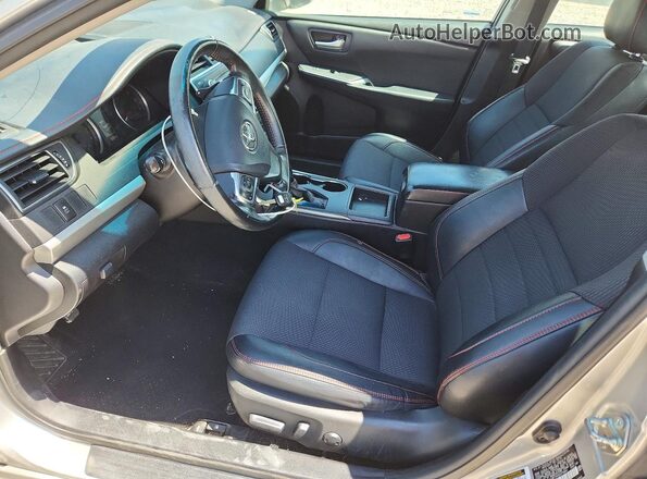 4T1BF1FK3GU178604 2016 TOYOTA CAMRY Silver Front interior view