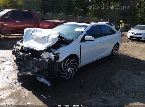 4T1BF1FK3GU181129 2016 TOYOTA CAMRY White Przód lewy