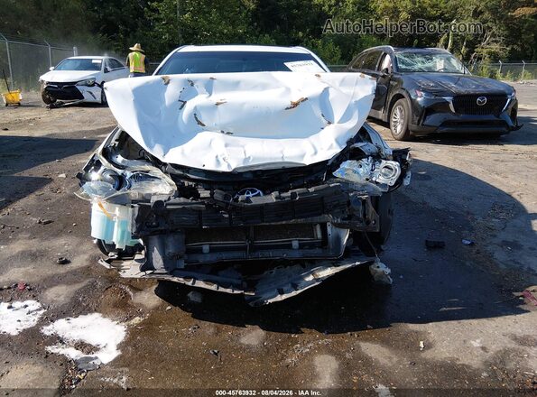 4T1BF1FK3GU181129 2016 TOYOTA CAMRY White Widok z przodu