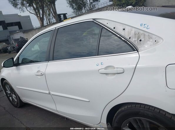 4T1BF1FK3HU303926 2017 TOYOTA CAMRY White Սալոնի 360 աստիճան տեսք