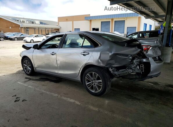 4T1BF1FK3HU311329 2017 TOYOTA CAMRY Silver Tył lewy