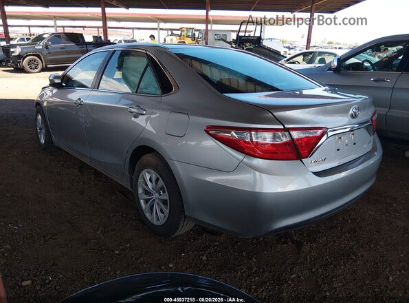 4T1BF1FK3HU620184 2017 TOYOTA CAMRY Серебряный Задняя левая четверть