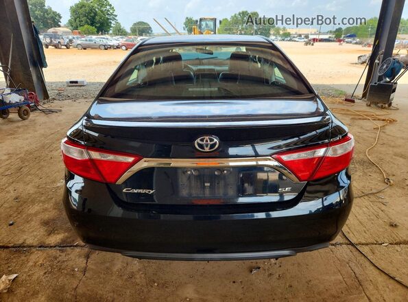 4T1BF1FK3HU687125 2017 TOYOTA CAMRY Черный Вид сзади