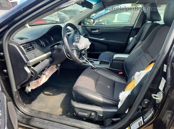 4T1BF1FK3HU687125 2017 TOYOTA CAMRY Черный Вид салона спереди