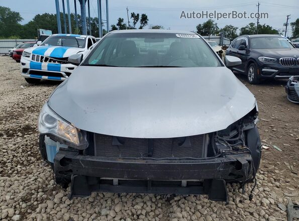 4T1BF1FK3HU699503 2017 TOYOTA CAMRY Серебряный Вид спереди