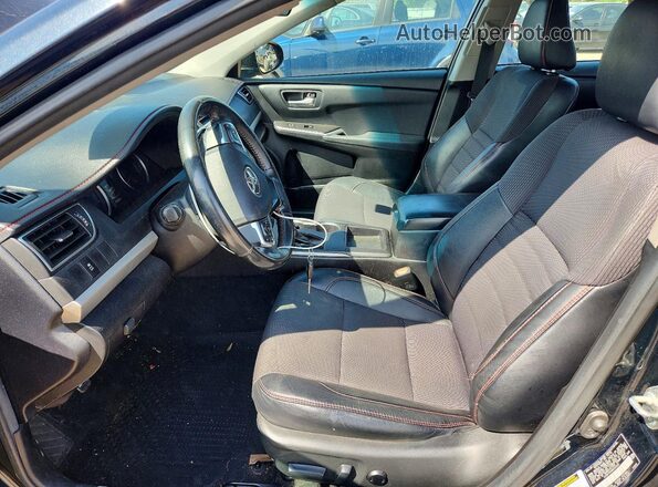 4T1BF1FK3HU701539 2017 TOYOTA CAMRY Бирюзовый Вид салона спереди
