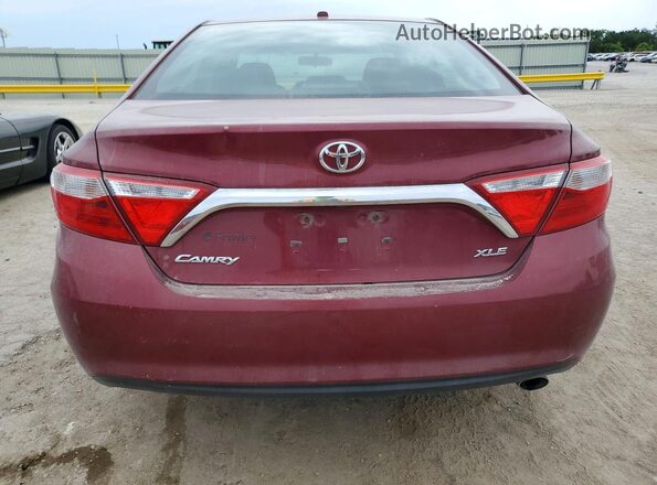 4T1BF1FK3HU766682 2017 TOYOTA CAMRY Красный Вид сзади