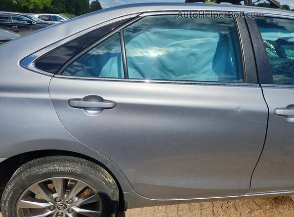 4T1BF1FK4GU119335 2016 TOYOTA CAMRY Silver უკანა სავარძლების ხედი