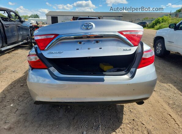 4T1BF1FK4GU119335 2016 TOYOTA CAMRY Silver უკანა ხედი