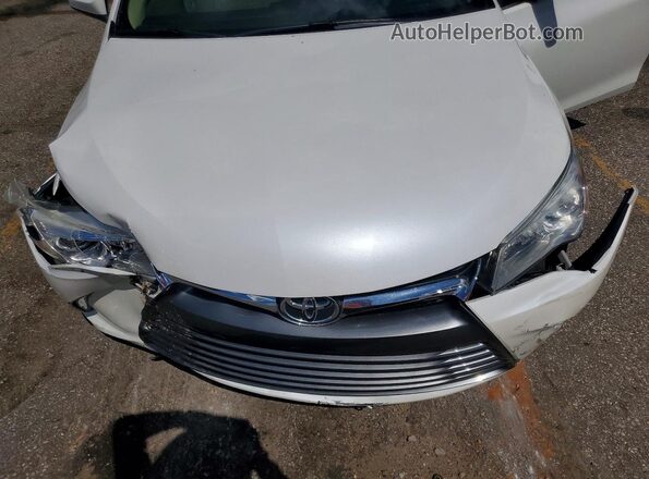 4T1BF1FK4GU233786 2016 TOYOTA CAMRY Белый Вид задней части салона