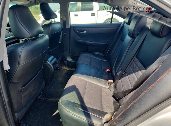 4T1BF1FK4GU237868 2016 TOYOTA CAMRY Серебряный Вид задних сидений