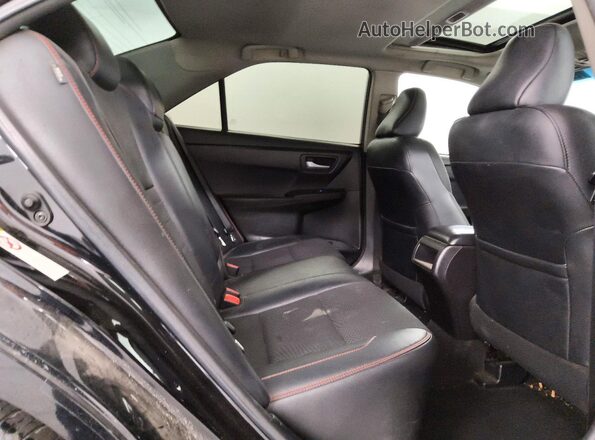 4T1BF1FK4GU258901 2016 TOYOTA CAMRY Black Widok tylnych siedzeń