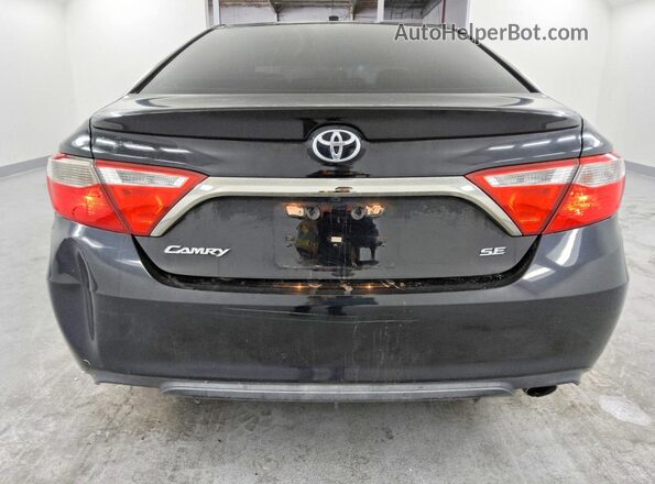 4T1BF1FK4GU258901 2016 TOYOTA CAMRY Black Widok z tyłu