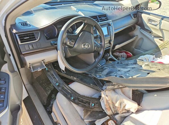4T1BF1FK4GU526362 2016 TOYOTA CAMRY Белый Вид панели приборов