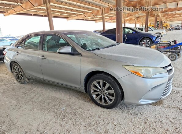 4T1BF1FK4GU558972 2016 TOYOTA CAMRY Silver Front right