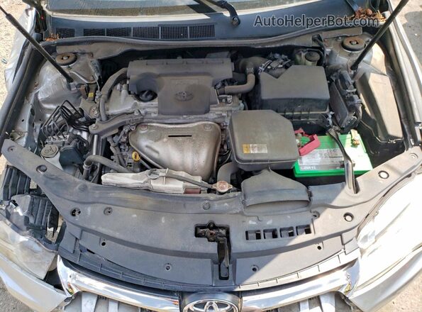 4T1BF1FK4HU271682 2017 TOYOTA CAMRY Silver Vista interior trasera