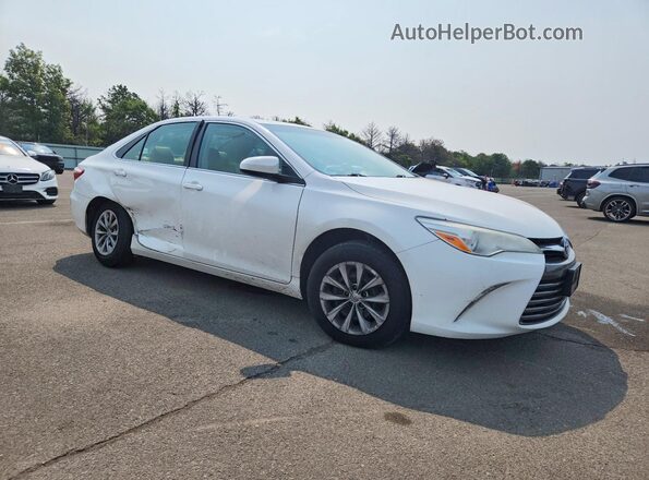 4T1BF1FK4HU272640 2017 TOYOTA CAMRY White Przód prawy