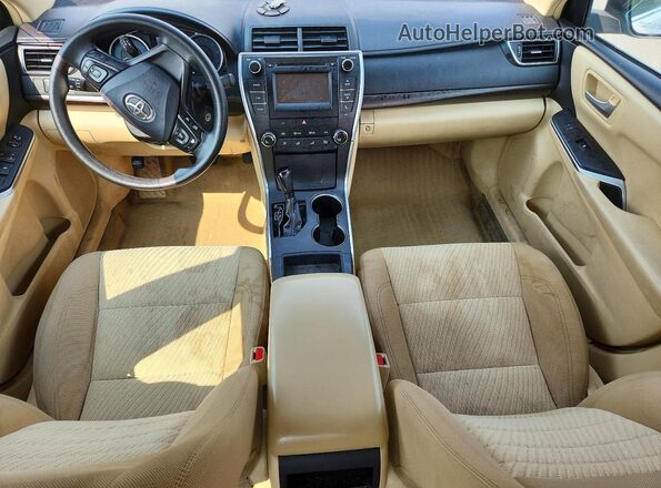 4T1BF1FK4HU272640 2017 TOYOTA CAMRY White Widok deski rozdzielczej
