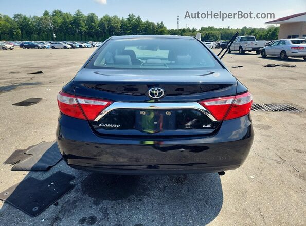 4T1BF1FK4HU397704 2017 TOYOTA CAMRY Black Widok z tyłu