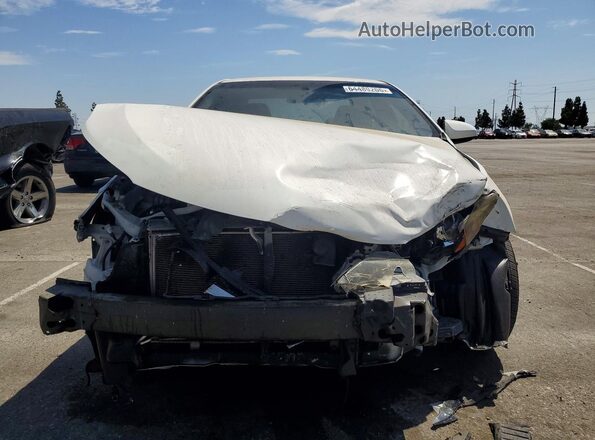 4T1BF1FK4HU444178 2017 TOYOTA CAMRY White Widok z przodu