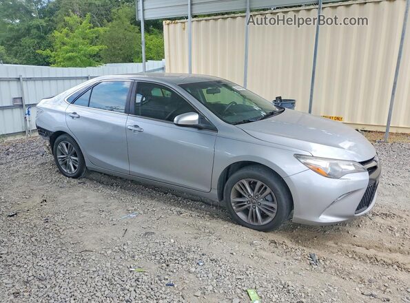 4T1BF1FK4HU453513 2017 TOYOTA CAMRY Silver Передня права чверть