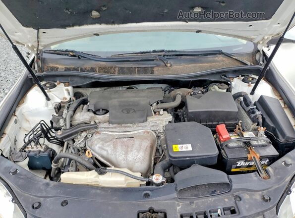 4T1BF1FK4HU688980 2017 TOYOTA CAMRY White Вид задньої частини салону