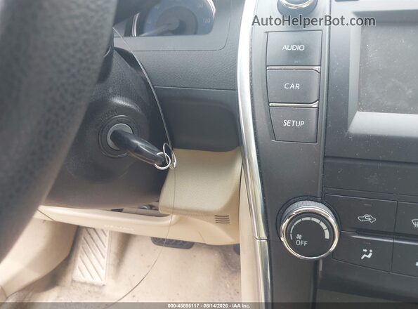 4T1BF1FK4HU736798 2017 TOYOTA CAMRY Red Вид панелі приладів