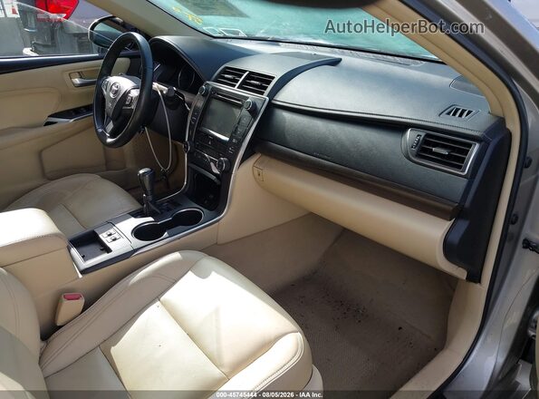 4T1BF1FK4HU772958 2017 TOYOTA CAMRY Beige Widok wnętrza z przodu