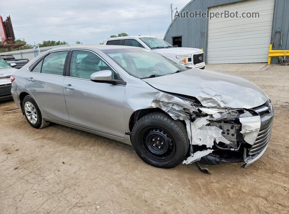 4T1BF1FK5GU178183 2016 TOYOTA CAMRY Silver Front right