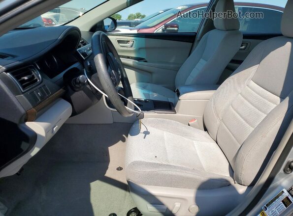 4T1BF1FK5GU178183 2016 TOYOTA CAMRY Silver Front interior view