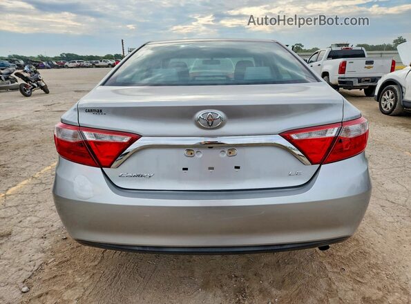 4T1BF1FK5GU178183 2016 TOYOTA CAMRY Silver Rear view