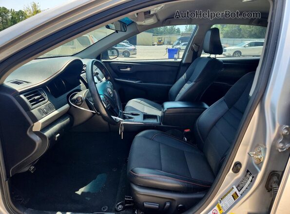 4T1BF1FK5GU187384 2016 TOYOTA CAMRY Silver Front interior view