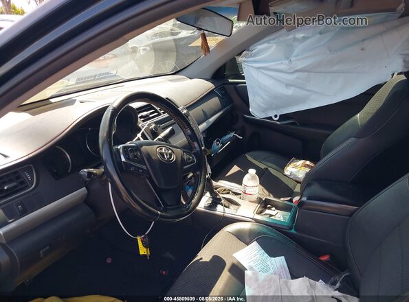 4T1BF1FK5GU207696 2016 TOYOTA CAMRY Black Widok wnętrza z przodu